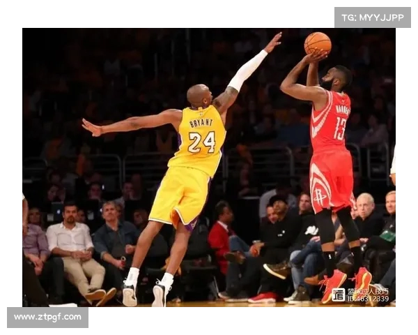 程帅澎强突三人防守精准急停跳投,展现顶级进攻技巧 程帅澎强突三人防守精准急停跳投,展现顶级进攻技巧